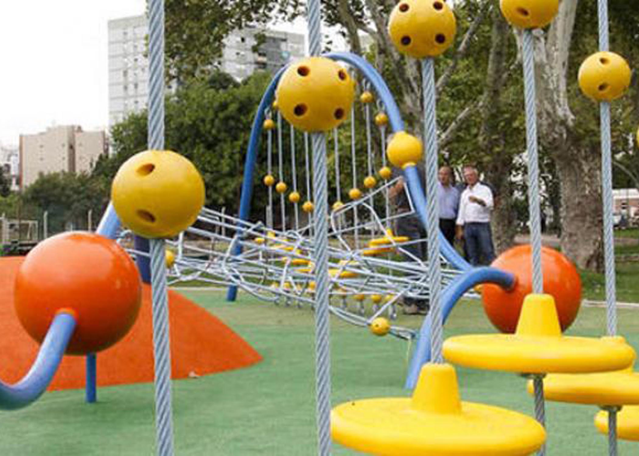 Renovación de las Áreas de Recreación en el Parque Centenario