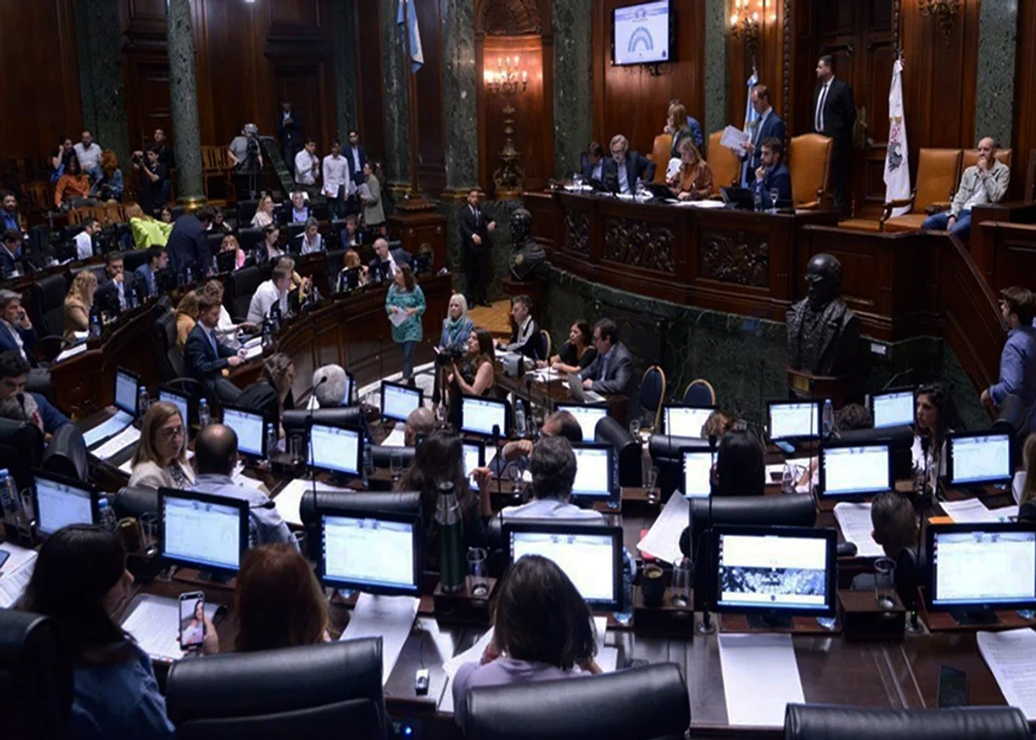 Presupuesto 2025 con Enfoque en Educación, Seguridad y Obras Públicas