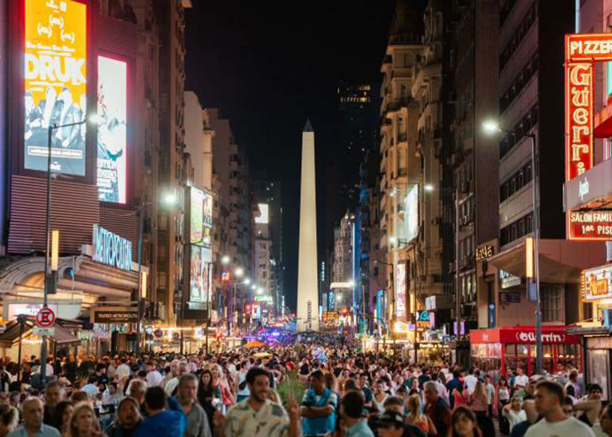 Noche de boleros, cine y gastronomía: Corrientes 24 h invita a disfrutar la Ciudad hasta las 3 AM