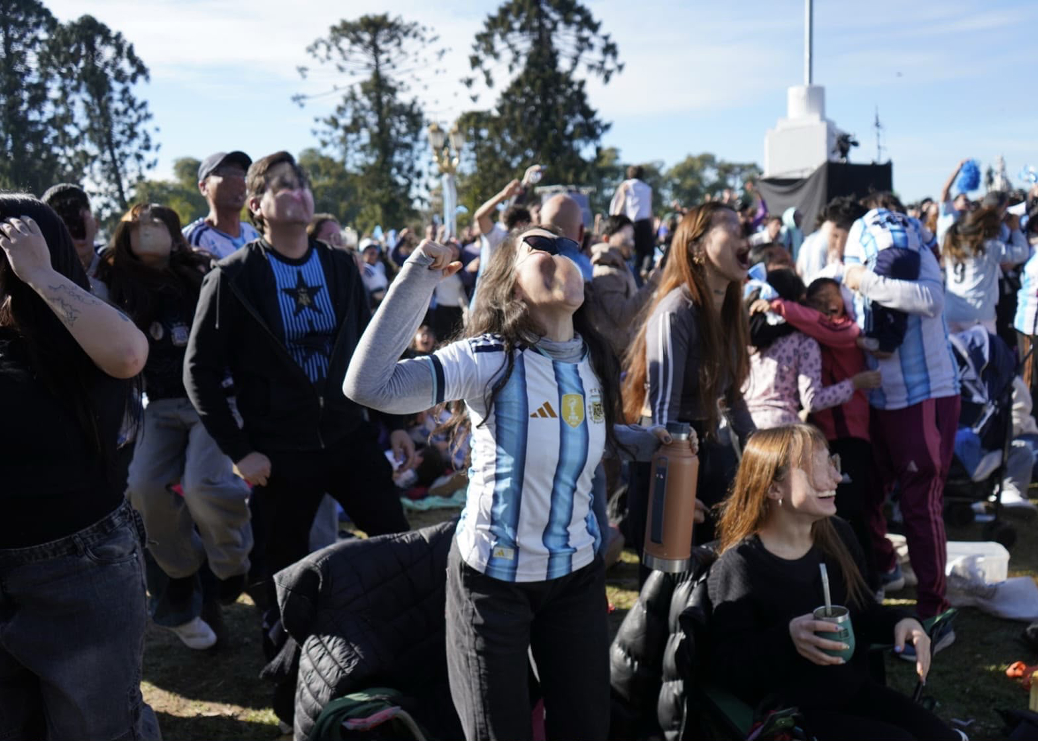 Argentina vs Inglaterra en los Fan Fest de la Ciudad